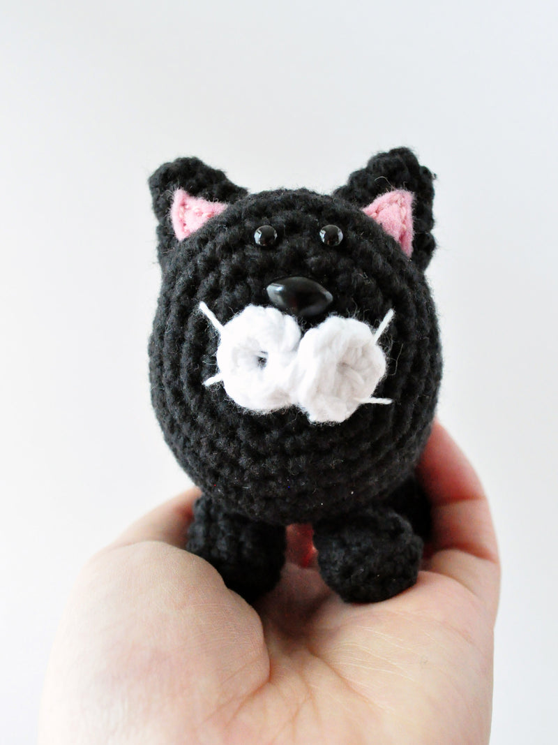 black cat diy crochet kit