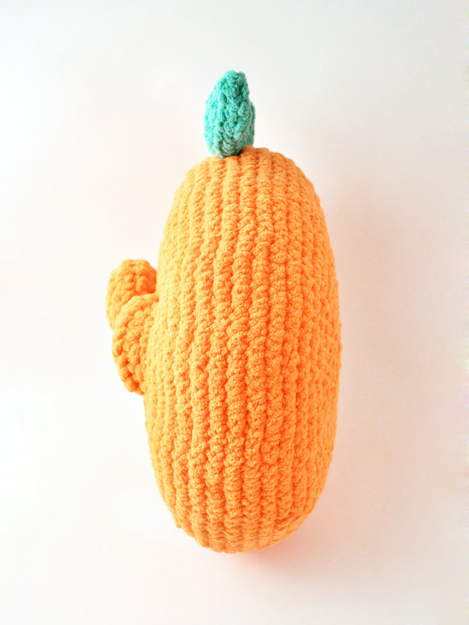 cheeky orange crochet pillow pattern