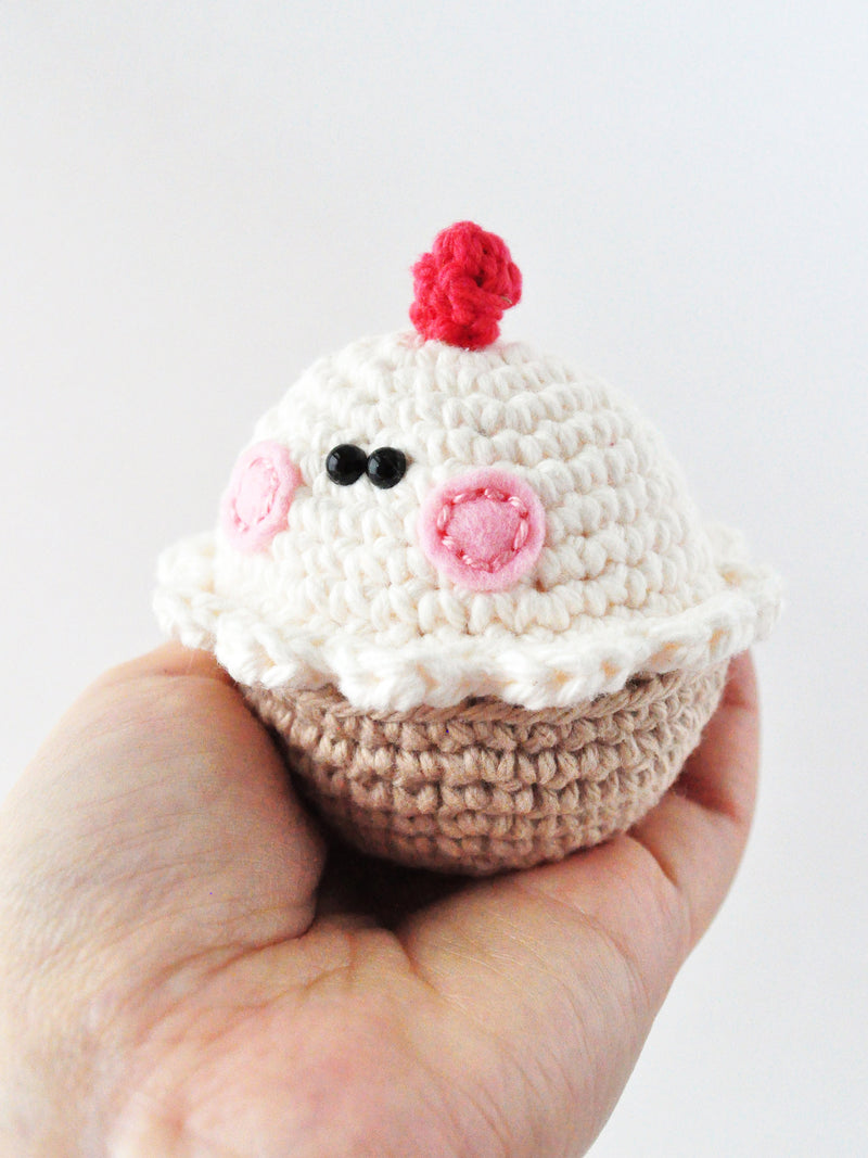 cupcake crochet kit