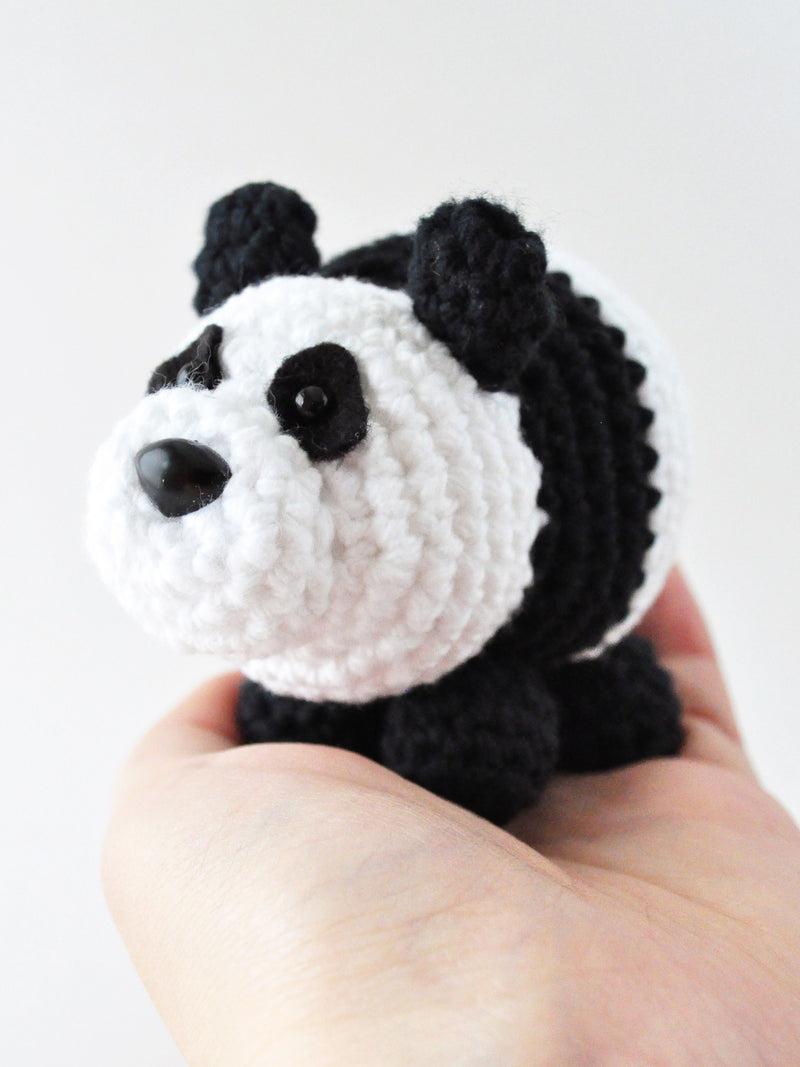 Panda amigurumi kit